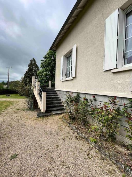 Gite De La Petite Fourmy Saint-Sulpice-les-Feuilles Экстерьер фото